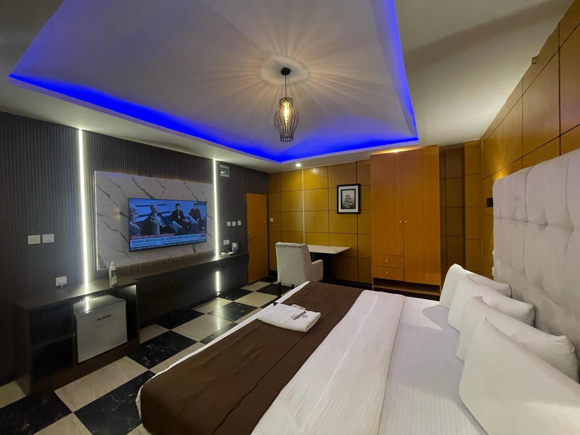 Presken Hotel At International Airport Road إيكجا المظهر الخارجي الصورة