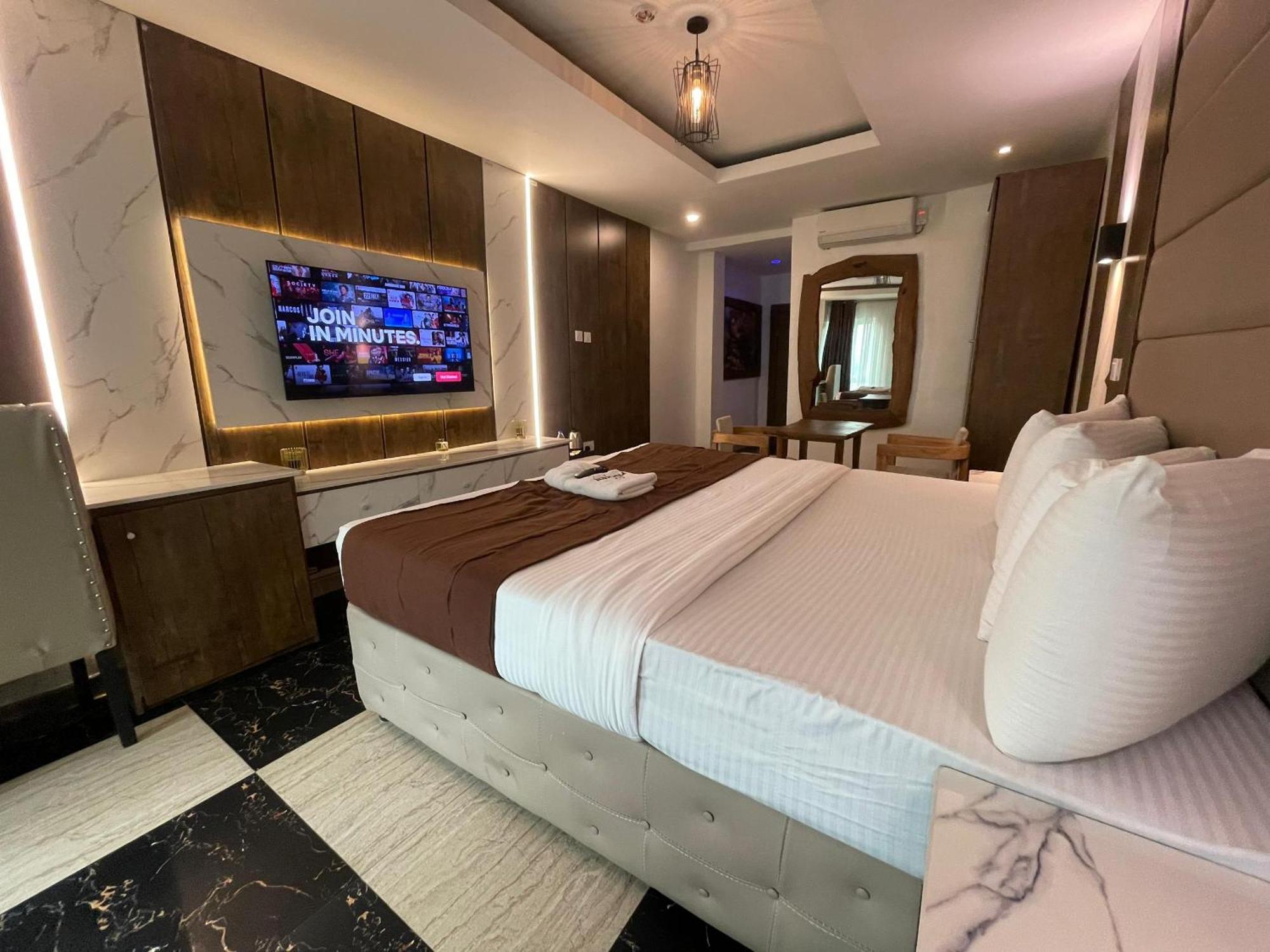 Presken Hotel At International Airport Road إيكجا المظهر الخارجي الصورة