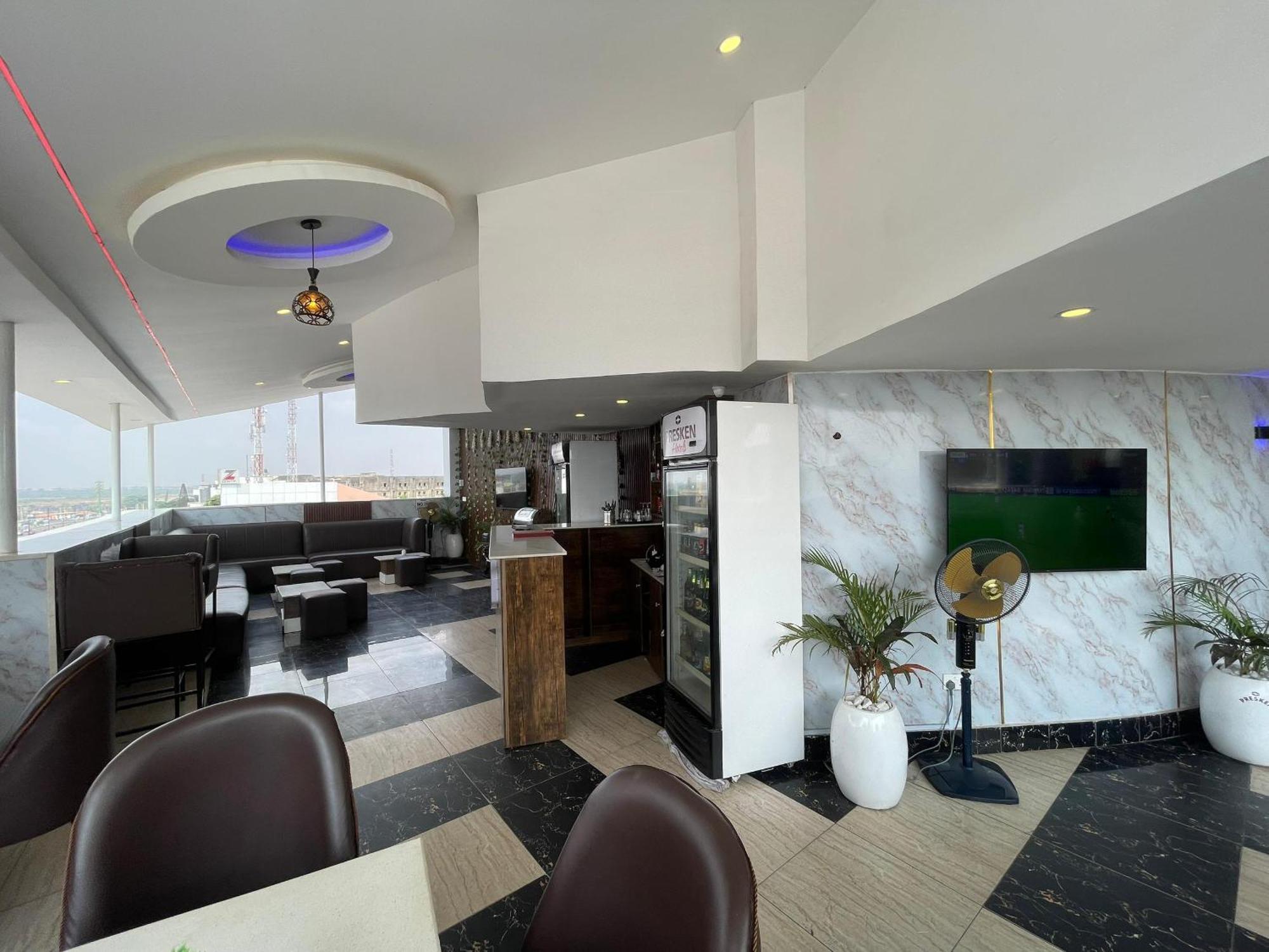 Presken Hotel At International Airport Road إيكجا المظهر الخارجي الصورة