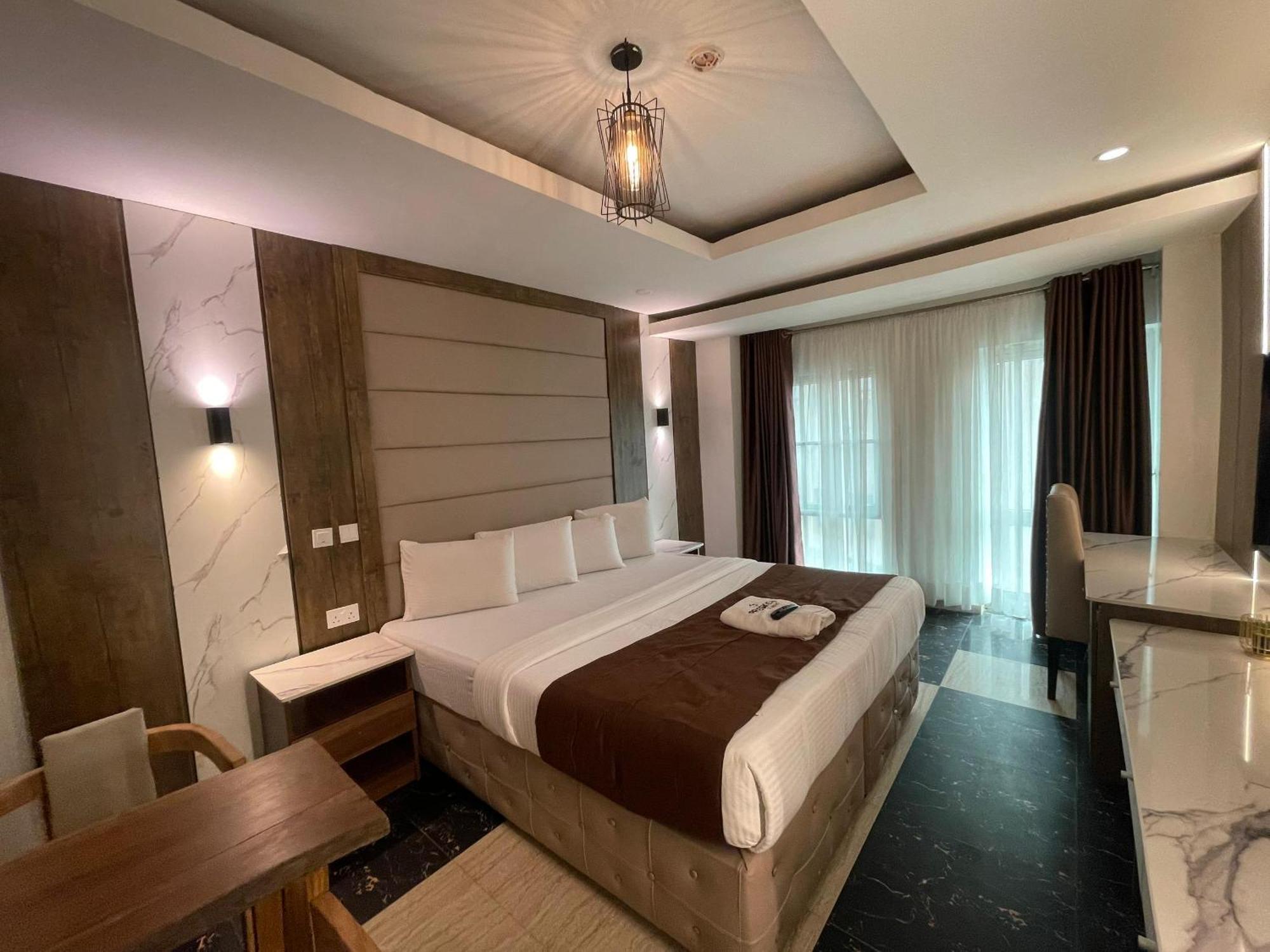 Presken Hotel At International Airport Road إيكجا المظهر الخارجي الصورة