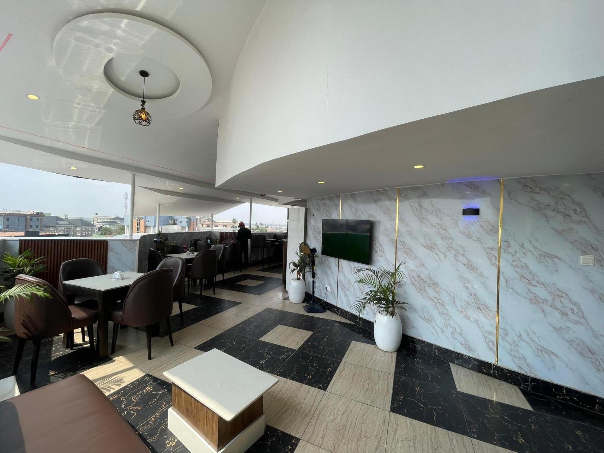 Presken Hotel At International Airport Road إيكجا المظهر الخارجي الصورة