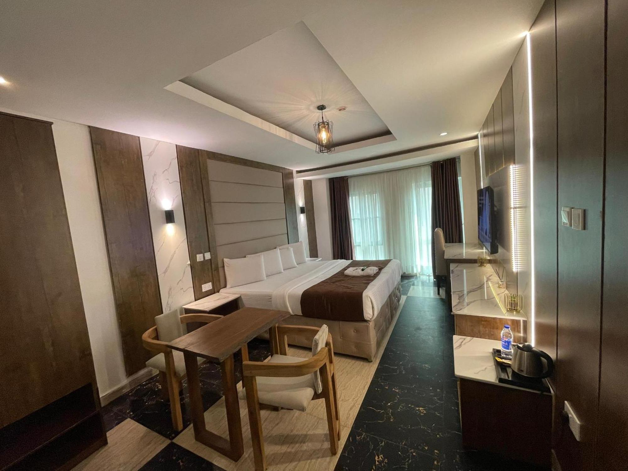Presken Hotel At International Airport Road إيكجا المظهر الخارجي الصورة