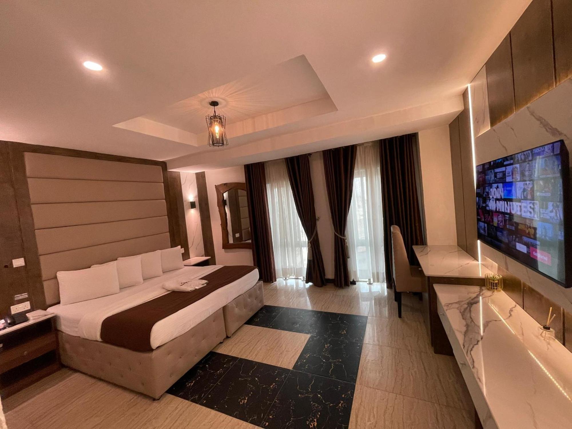 Presken Hotel At International Airport Road إيكجا المظهر الخارجي الصورة