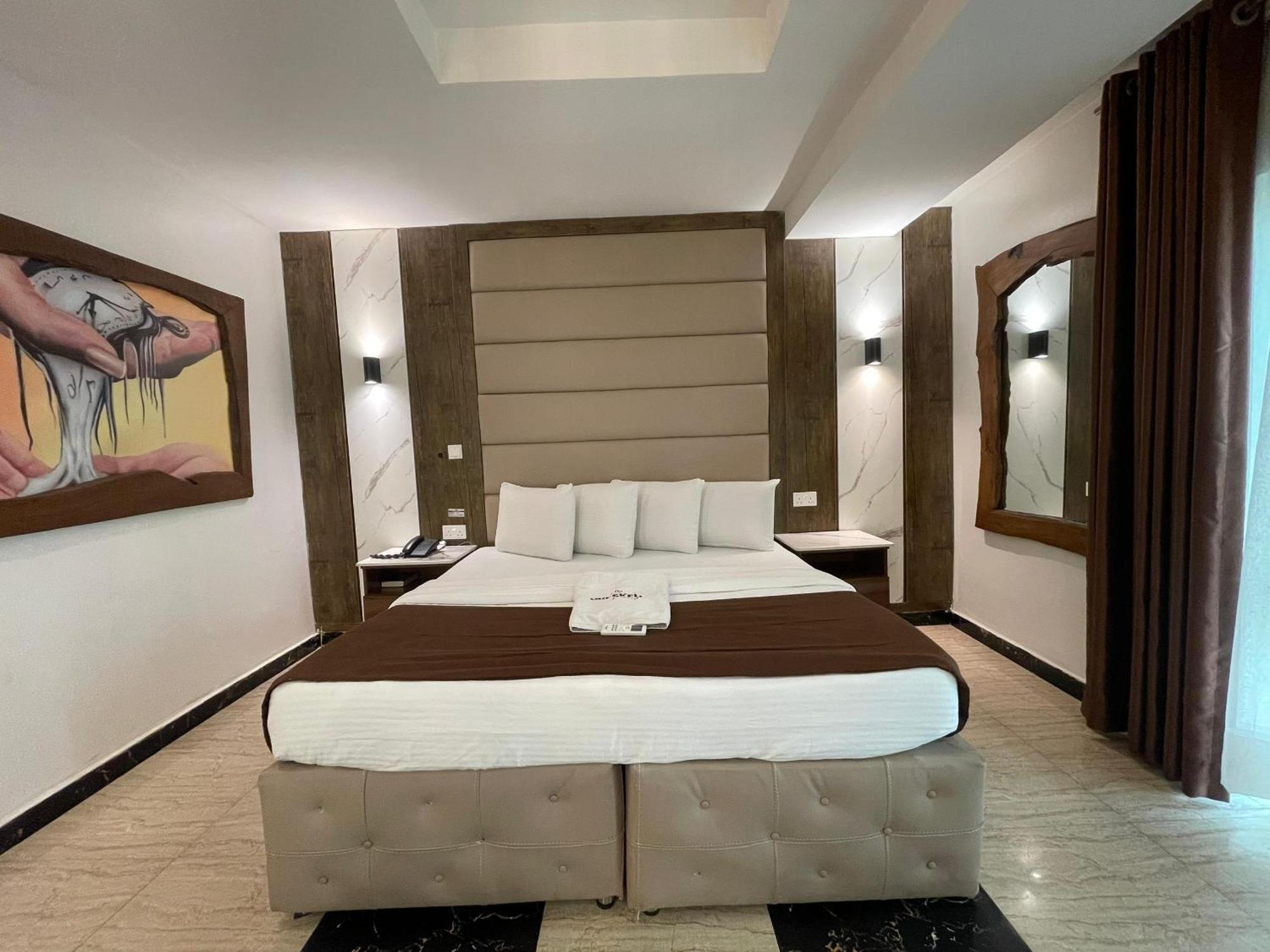 Presken Hotel At International Airport Road إيكجا المظهر الخارجي الصورة